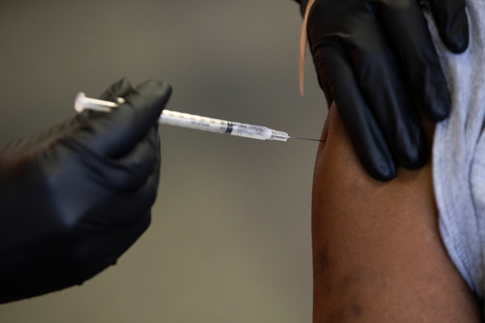 سلوفاكيا تقدم حافزا ماليا لتطعيم المواطنين من سن الـ60 وما فوق ضد كورونا