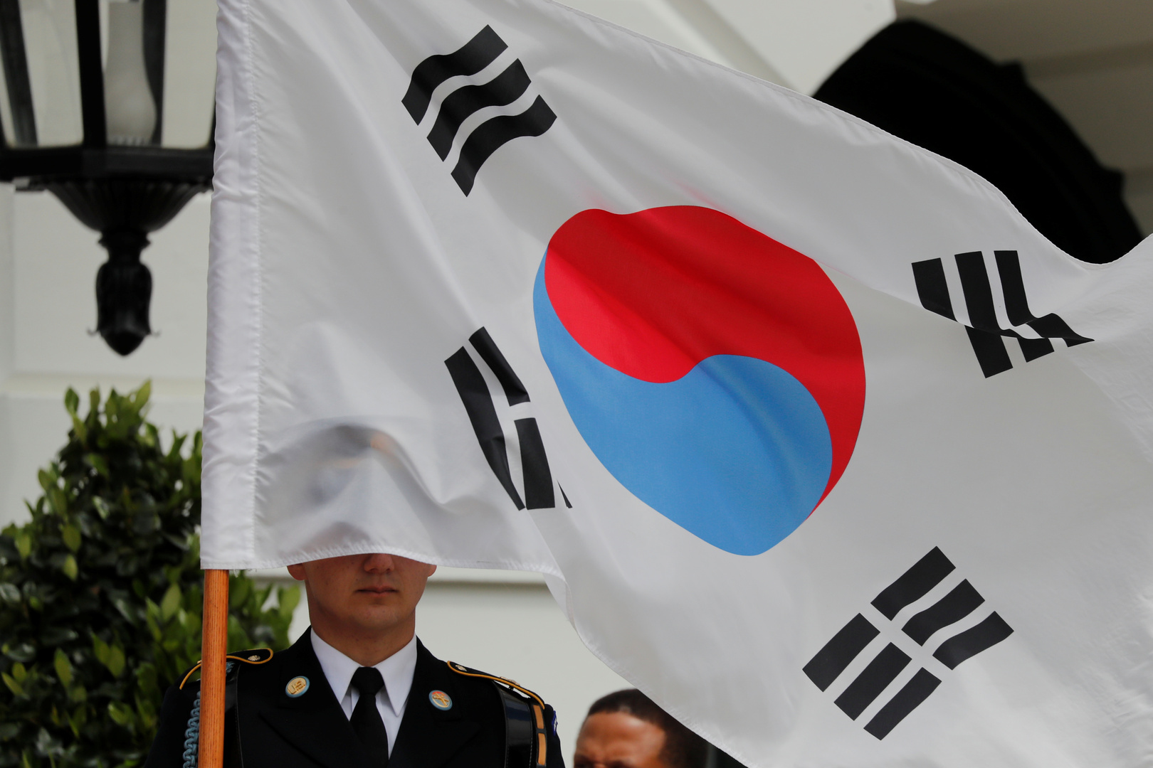كوريا الجنوبية تجتاز بنجاح اختبار إطلاق لصاروخ موجه محلي الصنع (صورة)