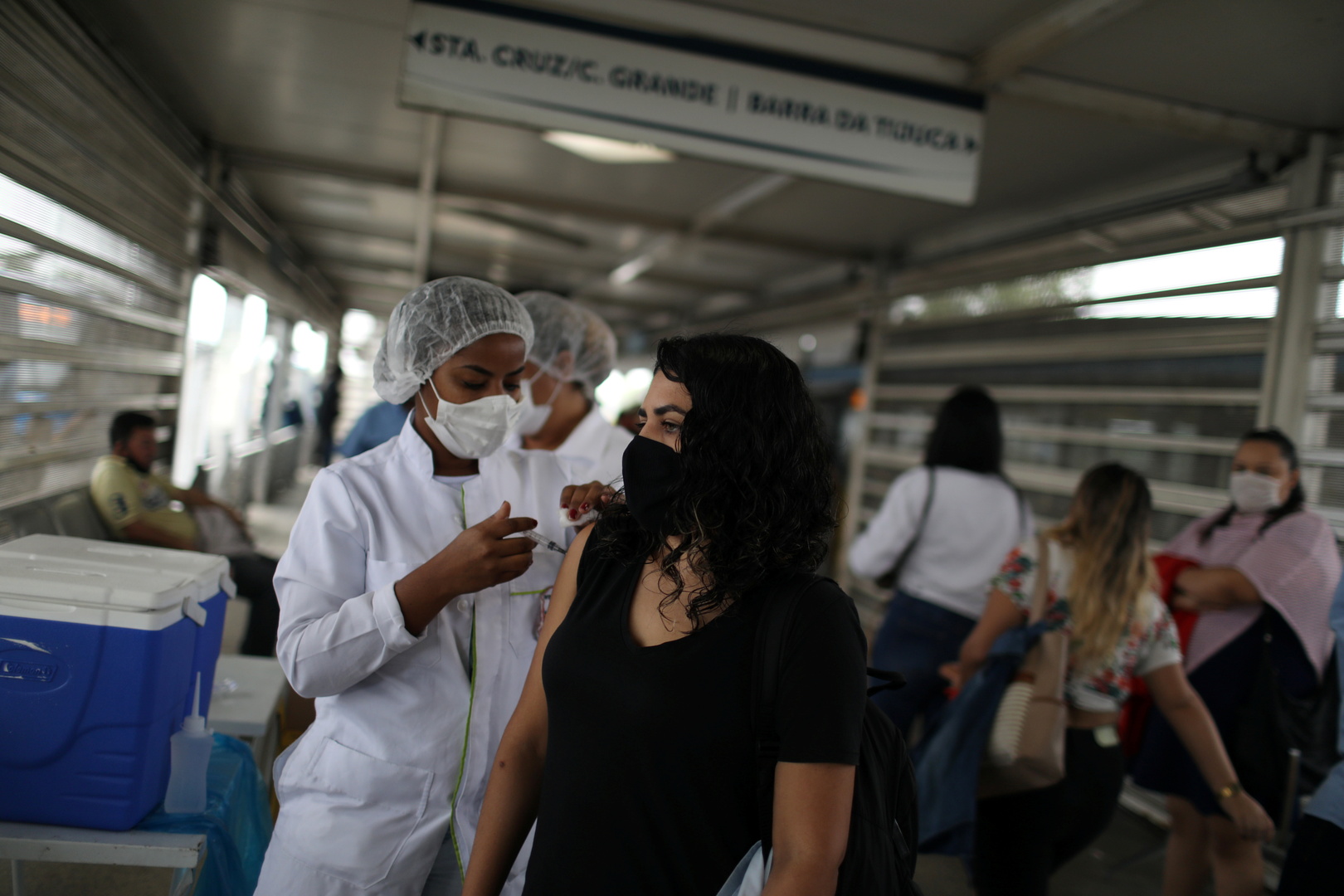 البرازيل تمدد أيام الحجر الصحي المفروضة على غير الملقحين