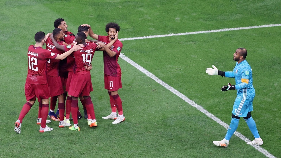 قطر تلحق هزيمة تاريخية بالإمارات وتبلغ نصف نهائي كأس العرب 2021.. فيديو