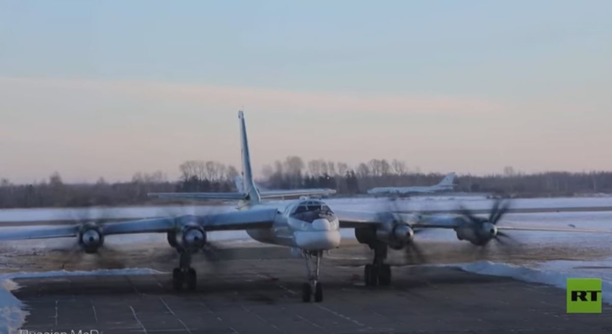 قاذفات استراتيجية روسية تحلق في درجات حرارة منخفضة في أقصى شرق روسيا