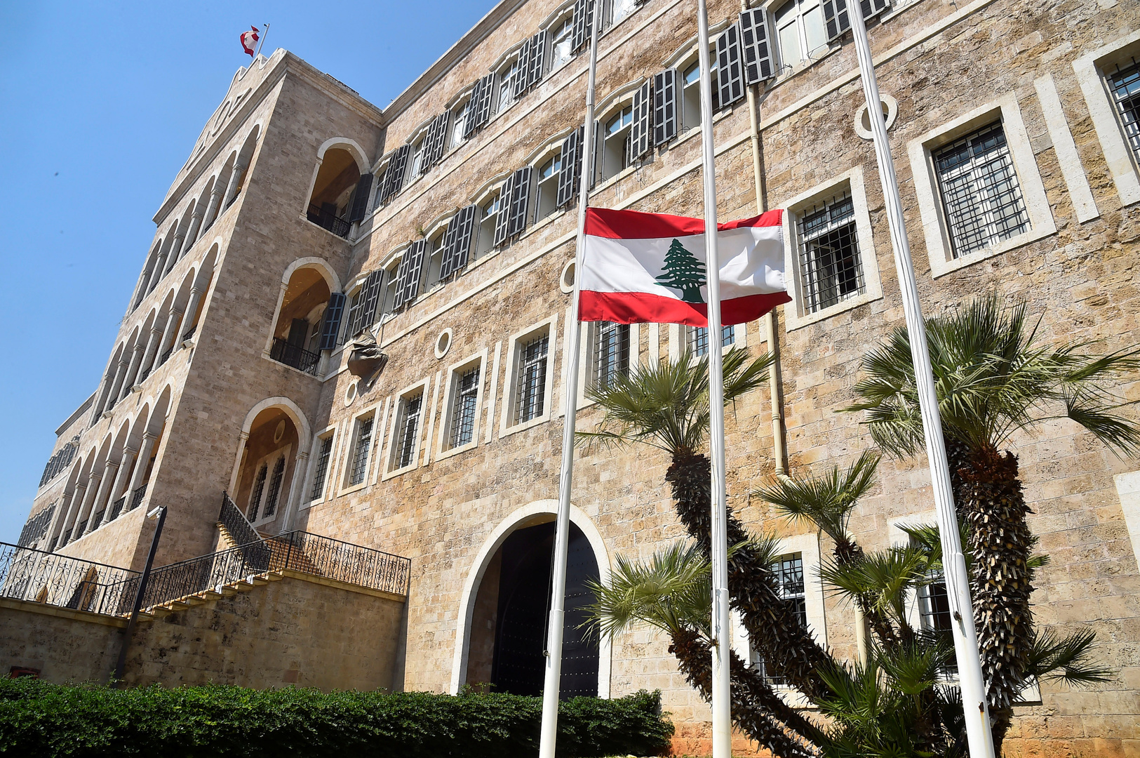 لبنان.. وزير الداخلية يوجه بجمع المعلومات عن المشاركين بمؤتمر استنكرته البحرين