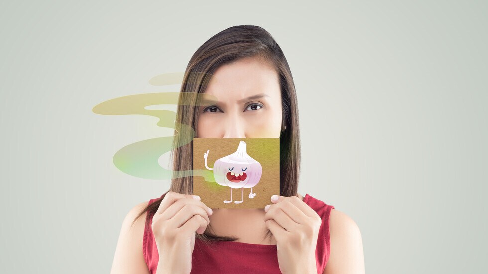 5 أسباب لرائحة الفم الكريهة وكيفية التخلص منهاّ!