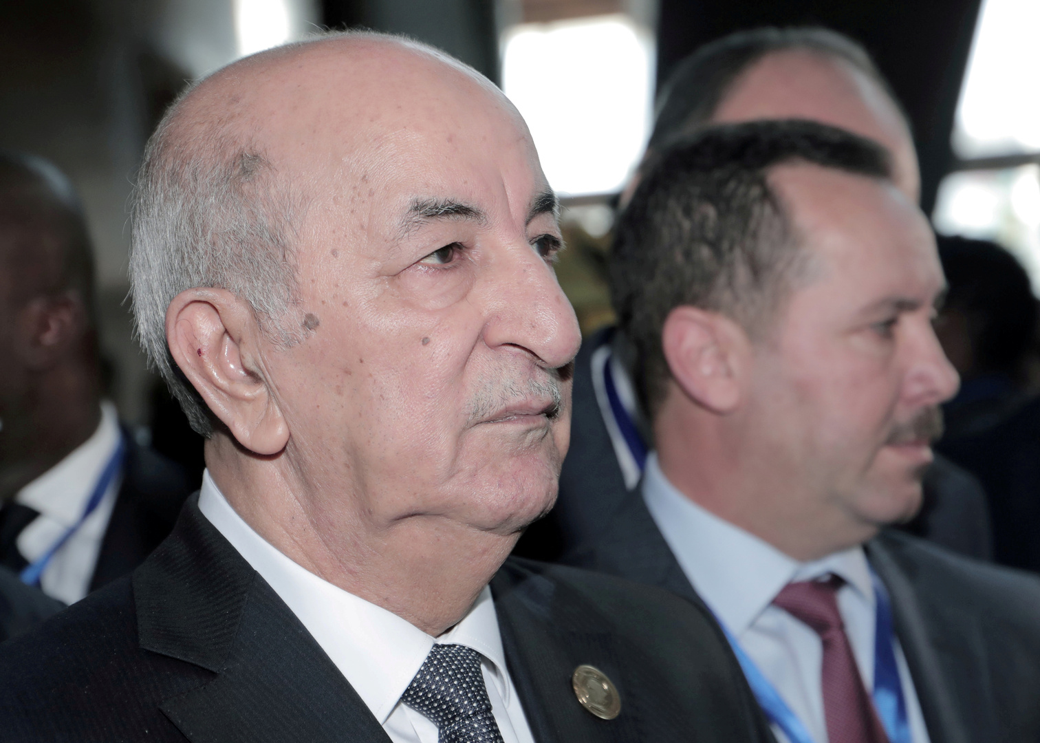 ولدا بقلبين ملتصقين.. الرئيس الجزائري يتكفل بمصاريف فصل توأمين في تركيا