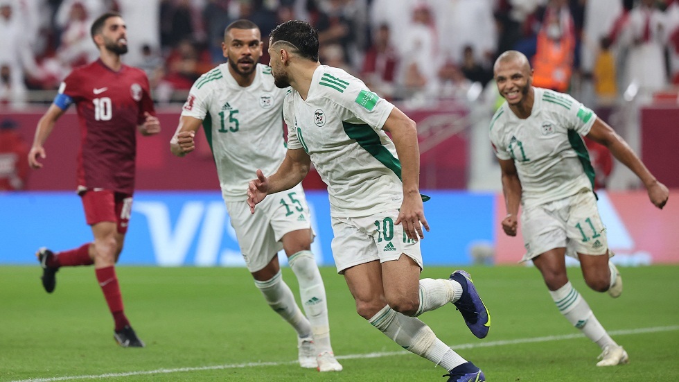 الجزائر تقصي قطر وتضرب موعدا ناريا مع تونس في نهائي كأس العرب (فيديو)