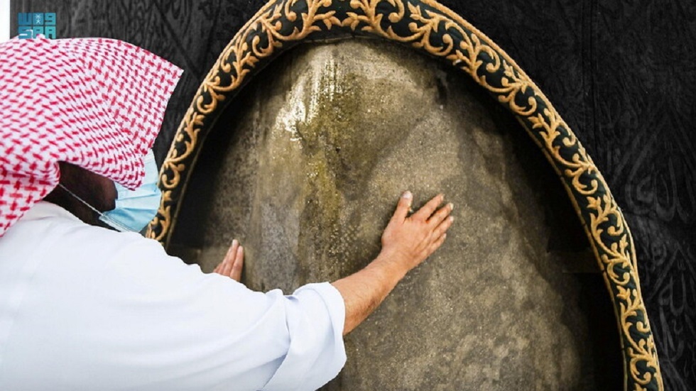 الحج والعمرة السعودية: لا يسمح بدخول الكعبة ولا مواعيد لاستلام الحجر الأسود
