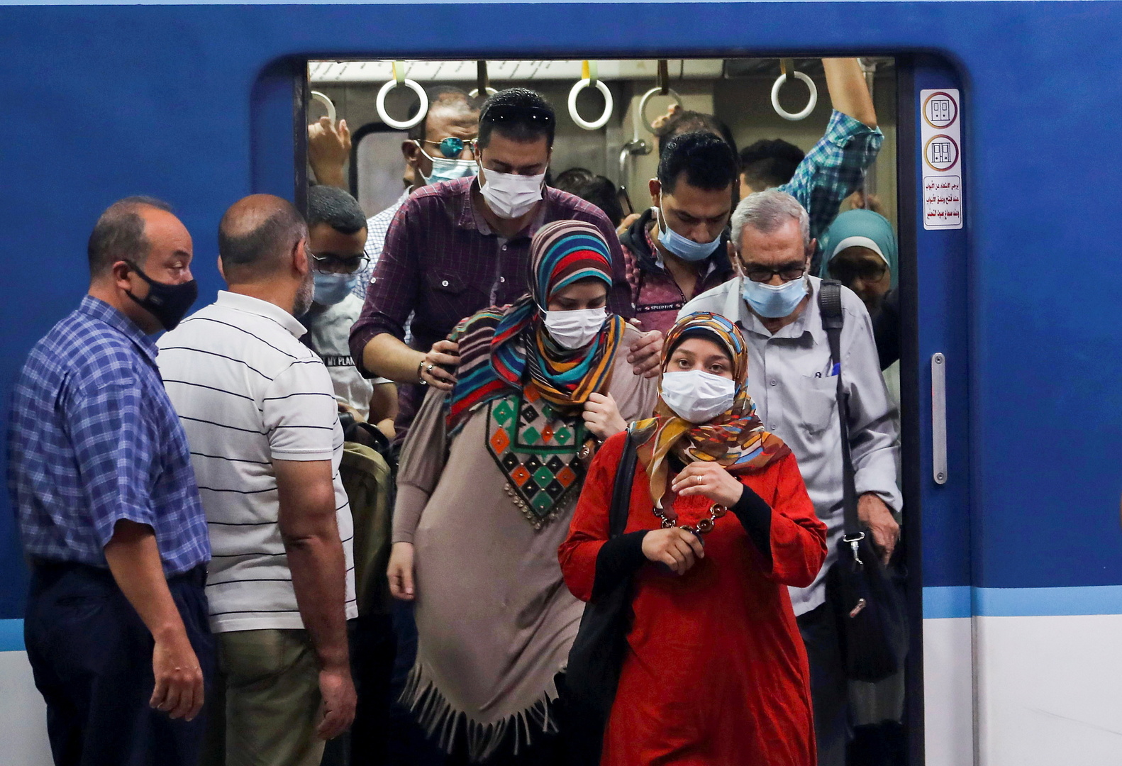 مصر تسجل 38 وفاة و902 إصابة جديدة بفيروس كورونا
