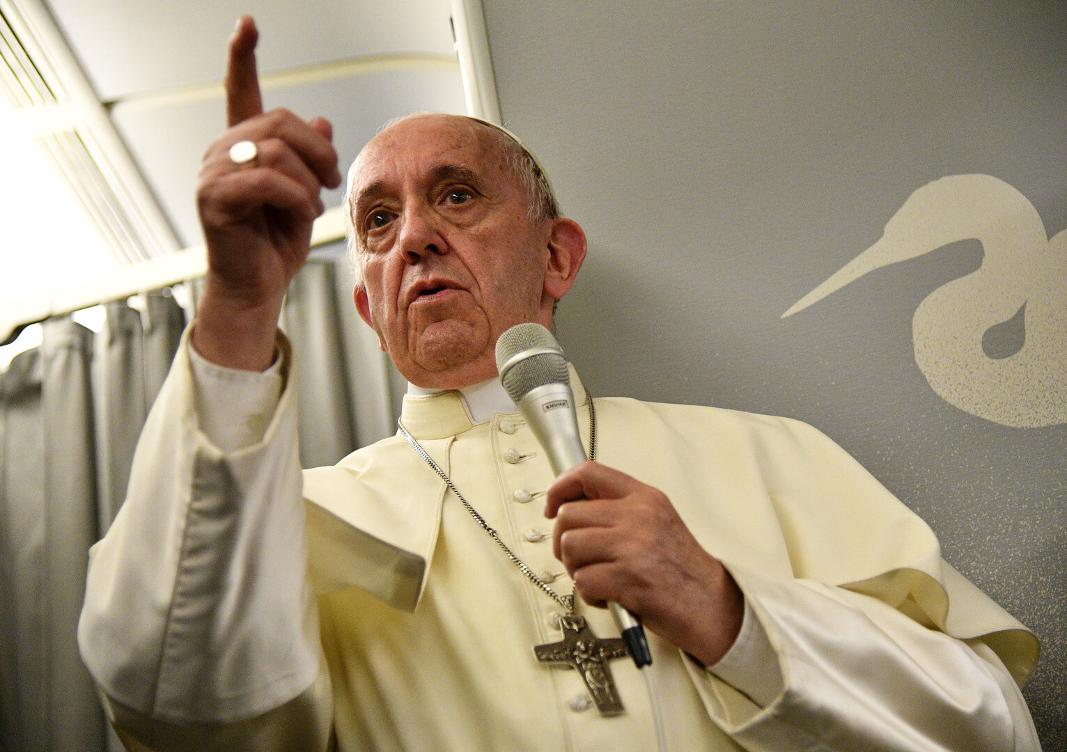 البابا فرنسيس: عنف الرجال ضد المرأة فعل شيطاني