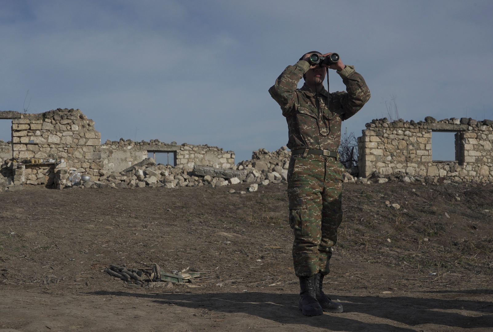 أرمينيا تسلّم عسكريين اثنين لأذربيجان