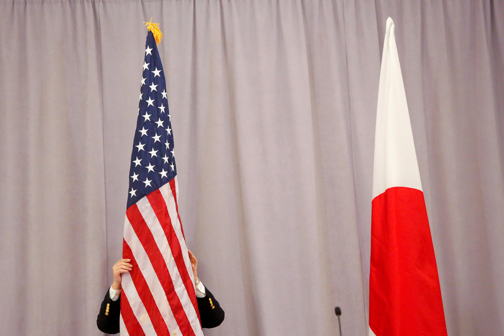 اتفاق ياباني أمريكي تدفع بموجبه طوكيو 13.6 مليار دولار على مدى 5 أعوام لاستضافة قوات أمريكية