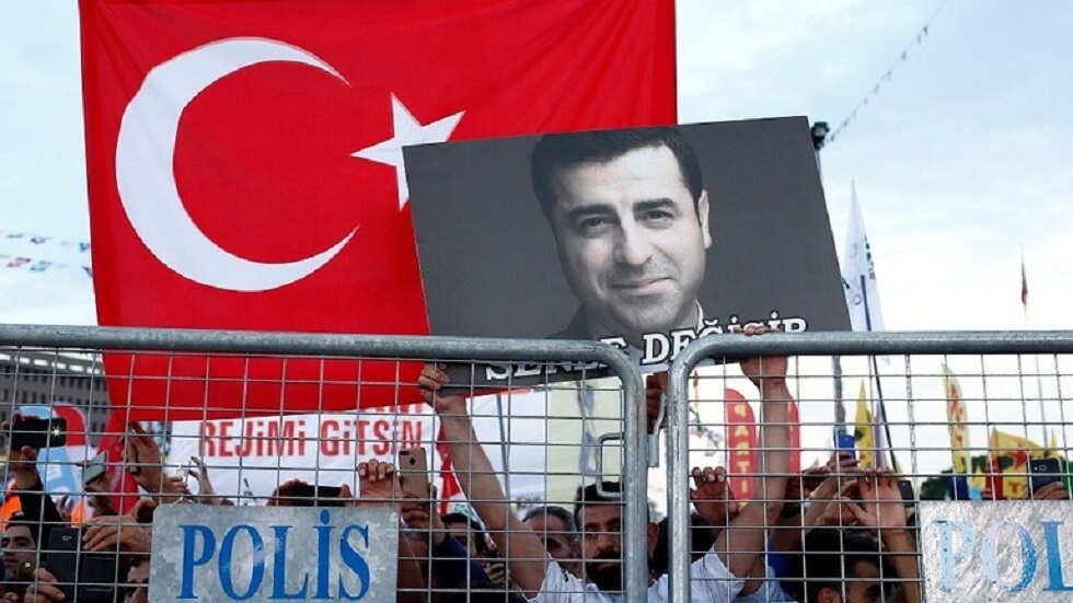 دميرطاش: أردوغان سيبقينا بالسجن حتى يفوز مجددا بالانتخابات