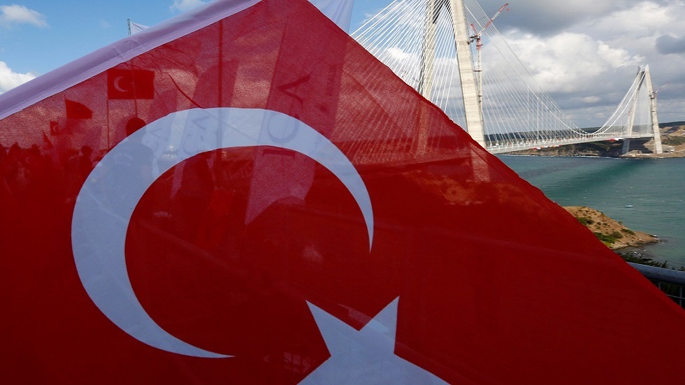 تركيا تجمد أرصدة 770 شخصا ومؤسسة مقرها أمريكا