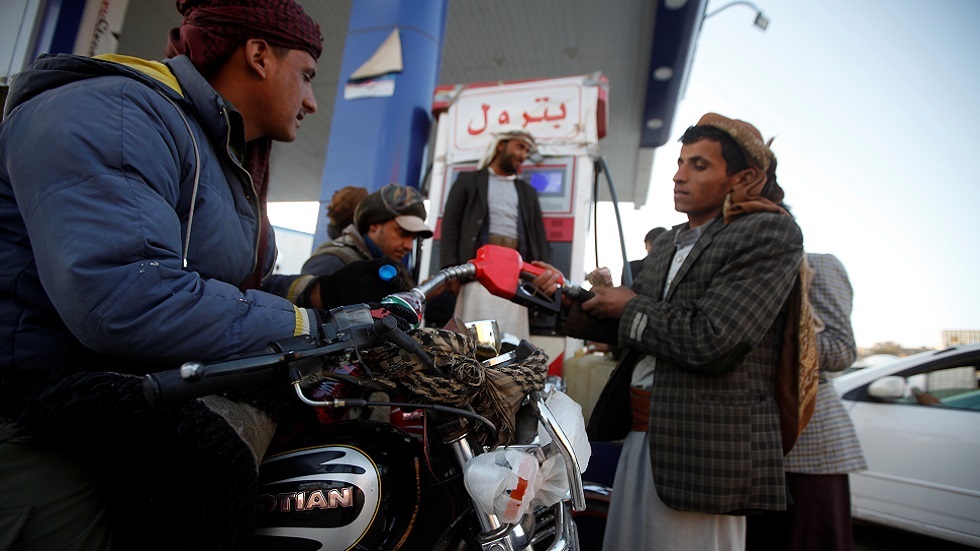 الحكومة اليمنية تحصر شراء وتوزيع المشتقات النفطية عبر شركة النفط فقط