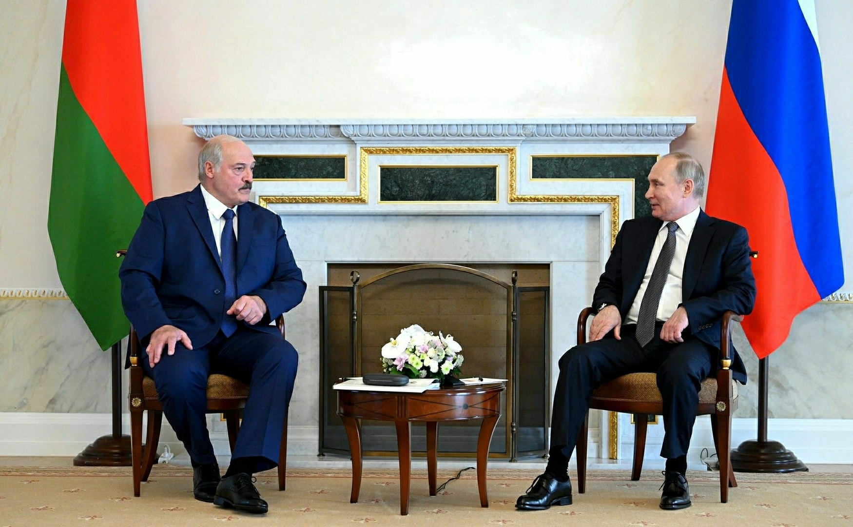 بوتين يبحث مع لوكاشينكو التعاون بين روسيا وبيلاروس وخطط إجراء مناورات مشتركة