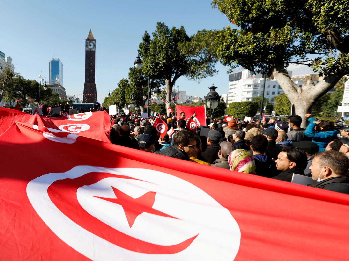 تونس.. إحالة قيادات أمنية على التقاعد الوجوبي
