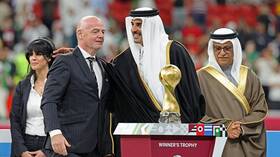 خطأ فادح خلال حفل تتويج كأس العرب.. هداف البطولة يصعد للمنصة لاستلام جائزته فلا يجدها ويعود خائبا