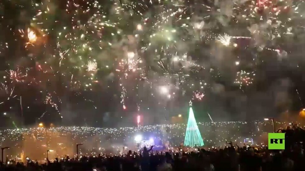 بالفيديو.. احتفالات عيد رأس السنة بالألعاب النارية في الموصل