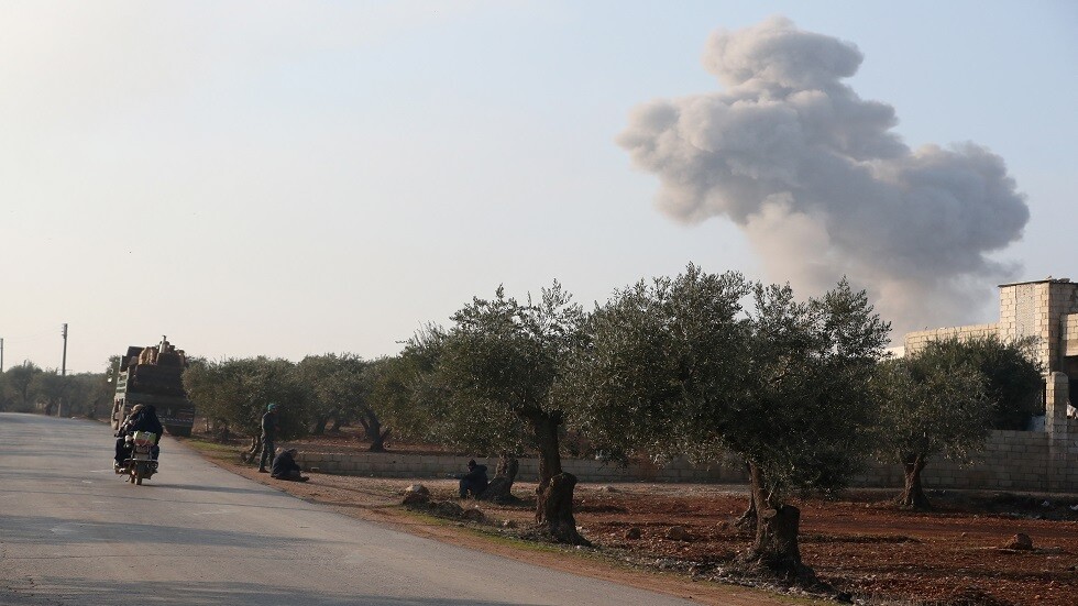 حميميم: مقتل جندي سوري بقصف بالهاون شنه المسلحون في إدلب