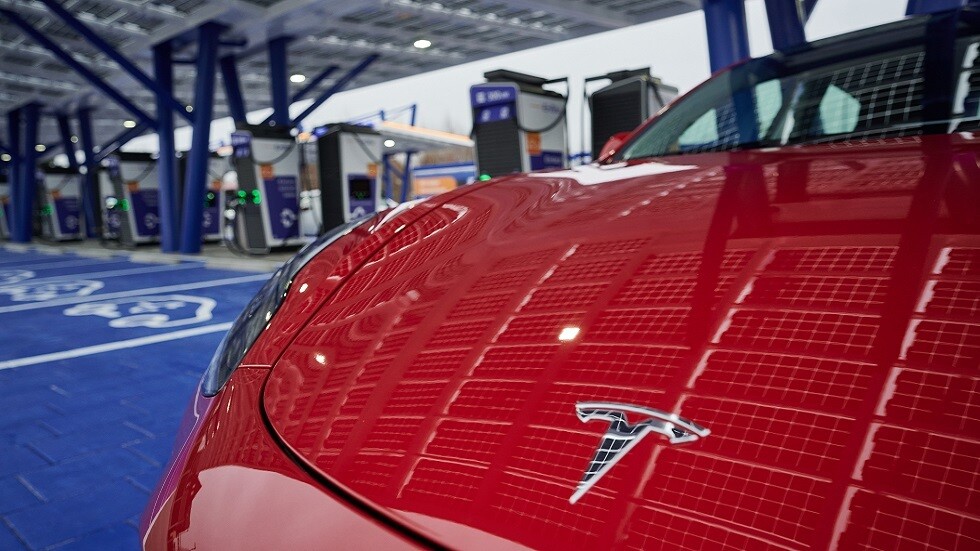 "تسلا" تسلم مليون سيارة حول العالم في 2021