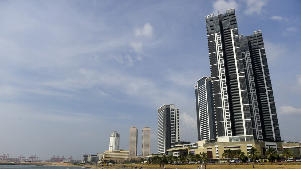 "الإندبندنت": سريلانكا تواجه أزمة مالية عميقة مع مخاوف من إفلاسها في عام 2022