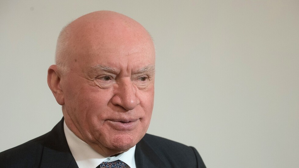 أشهر جراح قلب روسي: أنصحكم بالقراءة 15 دقيقة بصوت عال يوميا