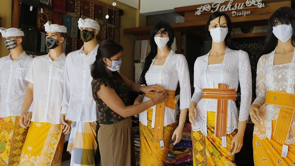 هل تصد أقنعة الوجه القماشية "أوميكرون"؟