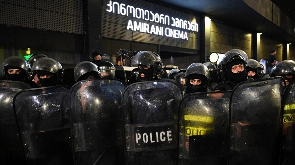 السويد.. الشرطة تتخلى عن الأسلحة النارية (فيديو)