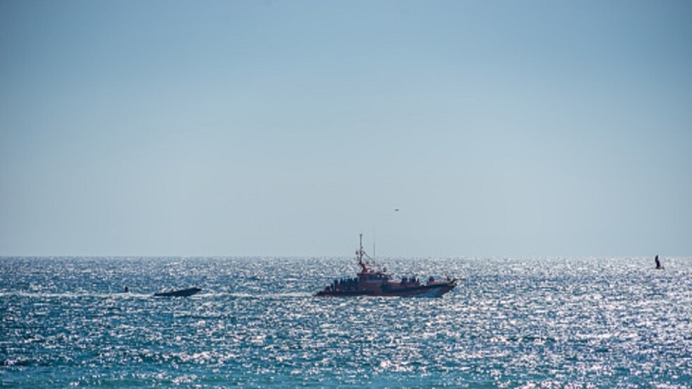 انتشال 3 جثث وإنقاذ 16 مهاجرا قبالة إسبانيا