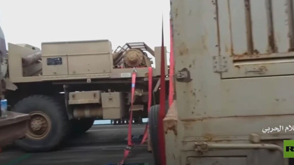 الحوثيون يعرضون مشاهد جديدة للسفينة الإماراتية المحتجزة