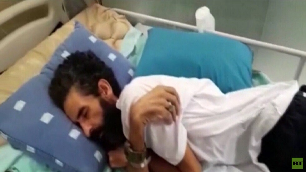 RT ترصد حالة الأسير هشام أبو هواش