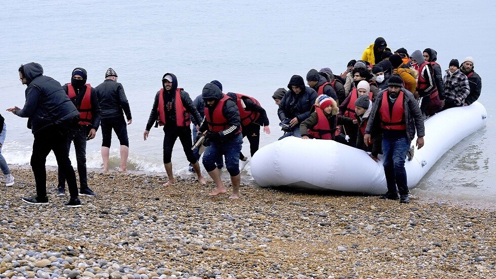 أكثر من 28 ألف مهاجر عبروا المانش العام المنصرم في عدد قياسي