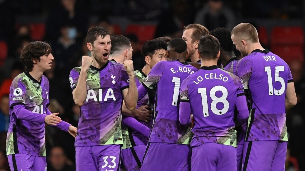 طفلة تشعل منصات التواصل بعد لفتة من أفضل لاعب آسيوي (فيديو)