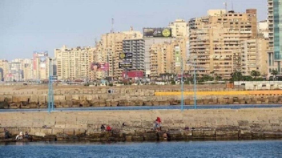 العالم المصري فاروق الباز يعلق على شائعات غرق الإسكندرية