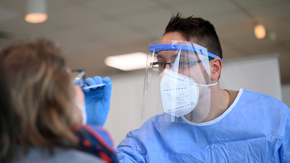 إسرائيل تسجل حصيلة قياسية بعدد إصابات كورونا