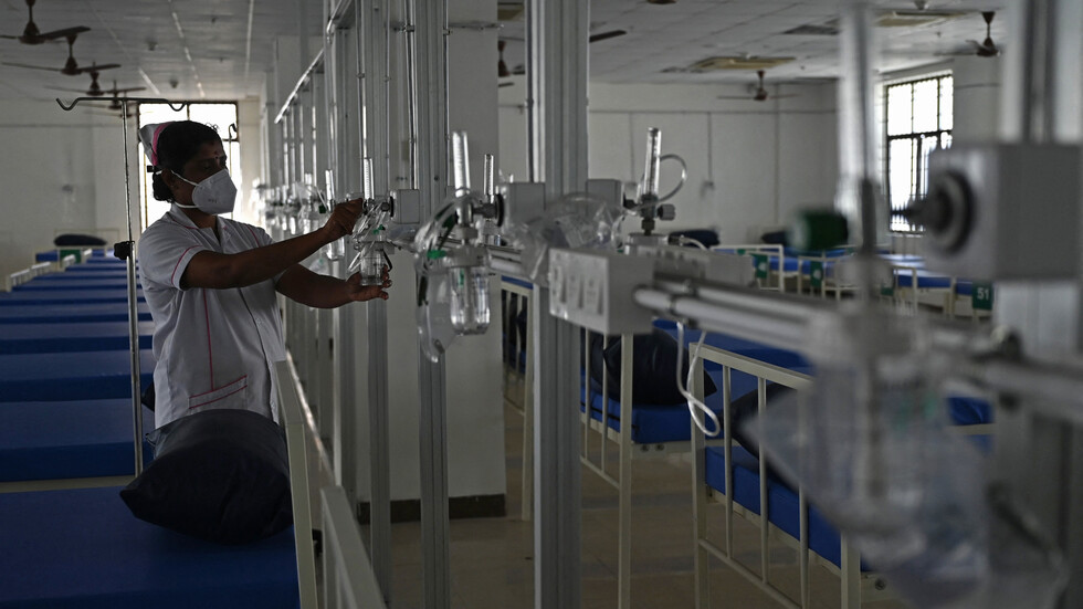 "أوميكرون" يصل إلى ثاني أكبر تجمع سكاني في العالم