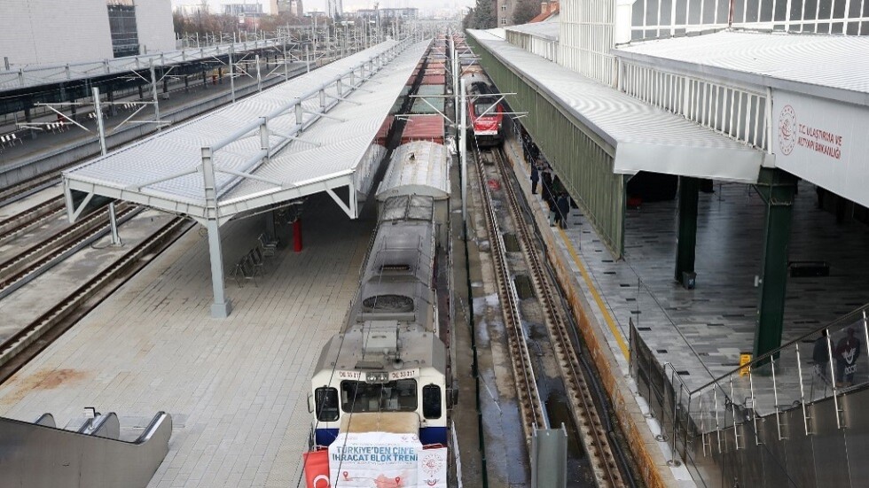 تركيا.. وصول أول قطار شحن من باكستان عبر إيران (صور + فيديو)