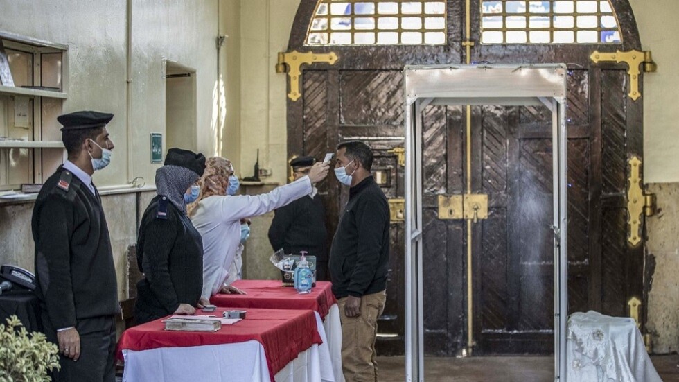 مصر.. مصدر أمني يكشف حقيقة ادعاءات الإخوان بعدم تلقيح نزلاء مراكز الإصلاح والتأهيل ضد كورونا