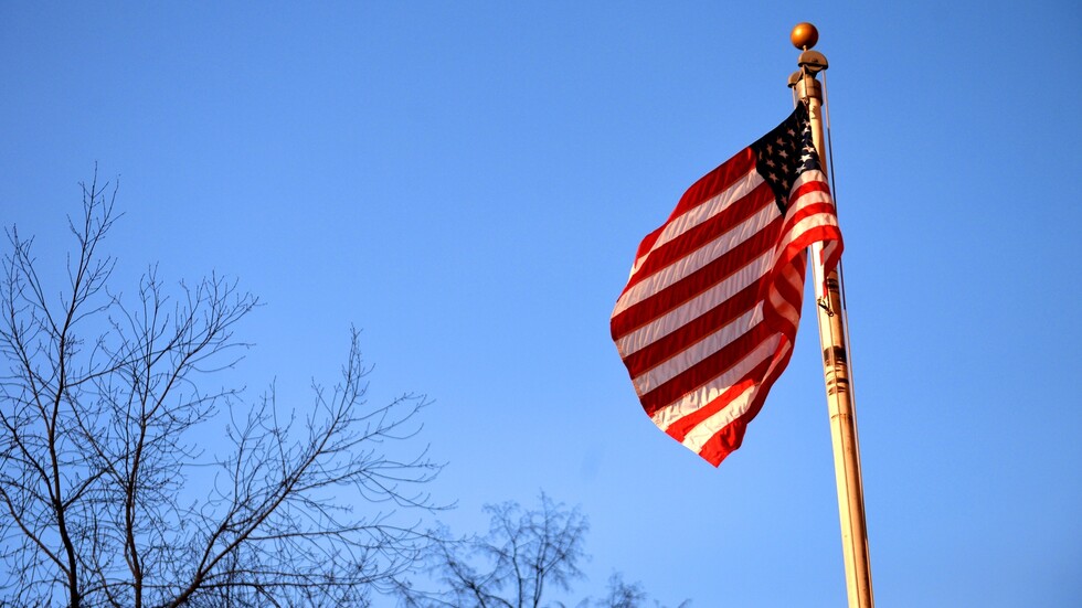 وزيرا الدفاع الأمريكي والبريطاني يبحثان الوضع في أوكرانيا