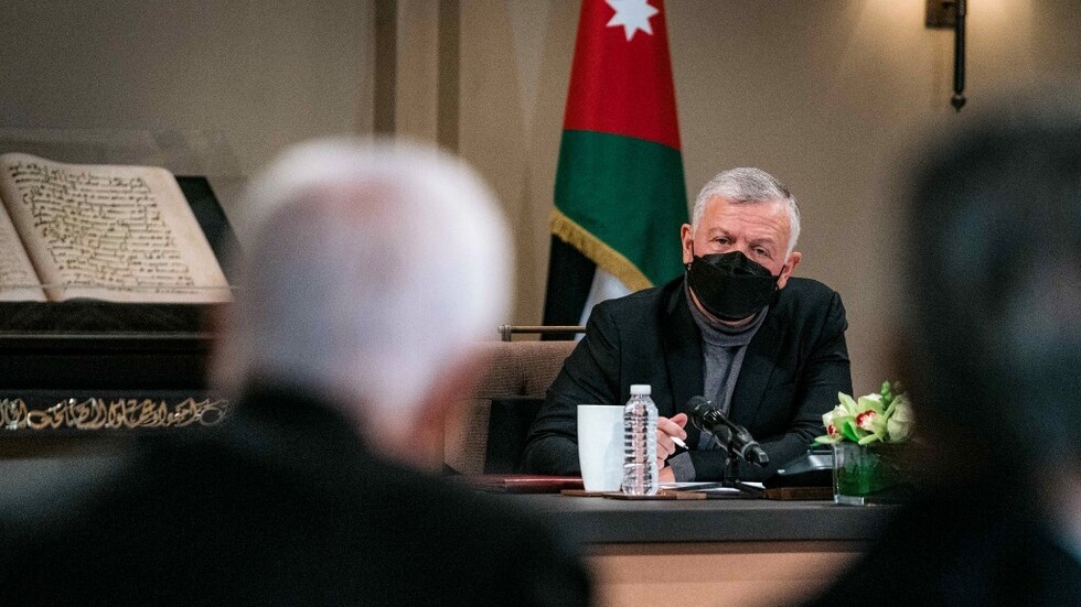 العاهل الأردني يحيل ابن عمه إلى التقاعد