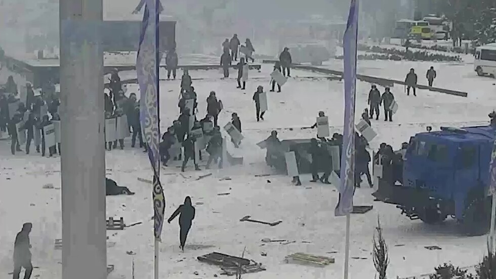 وزارة الداخلية: مقتل 18 عنصرا من قوات الأمن الكازاخستانية بالاضطرابات الأخيرة في البلاد