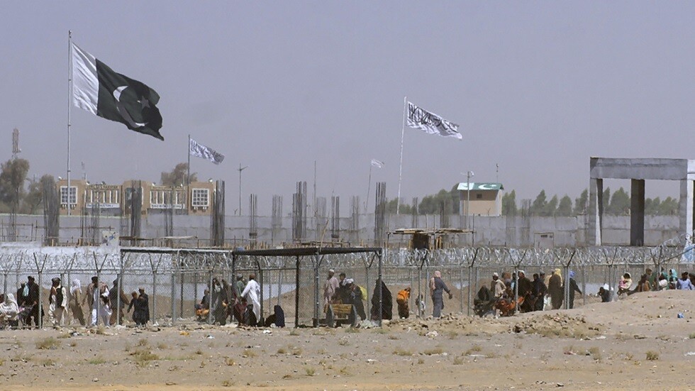 استمرار التوتر بين باكستان وأفغانستان حول مسألة تسييج الحدود بين البلدين