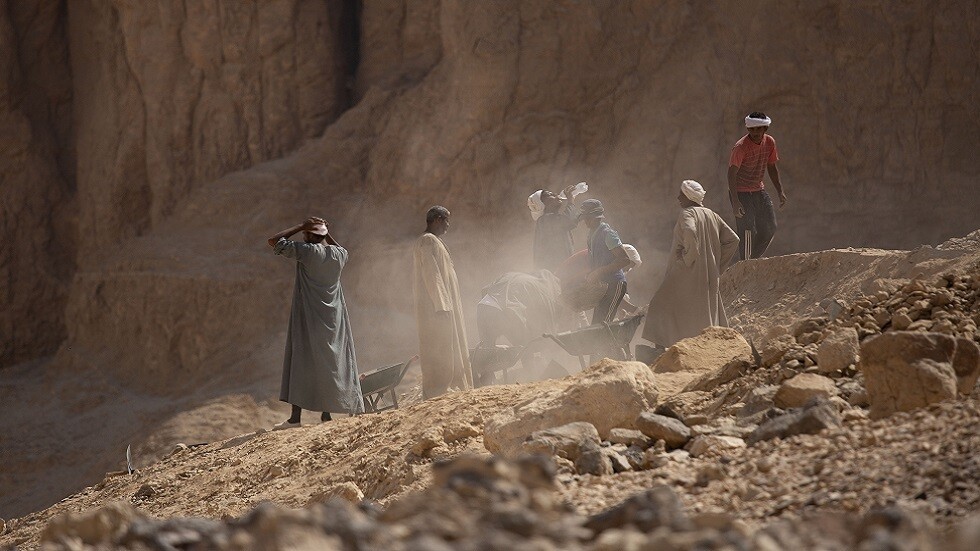 مسؤول: لدى العمالة المصرية تخوف أمني من السفر إلى ليبيا ونؤكد على الاستقرار