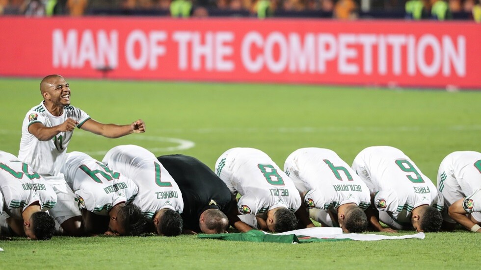 لماذا غضب بلماضي من براهيمي في مباراة غانا؟