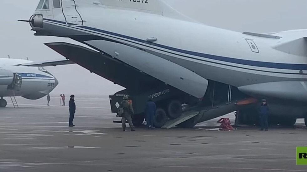 9 طائرات عسكرية روسية تهبط في كازاخستان وعلى متنها وحدات من قوات حفظ السلام ومعدات عسكرية