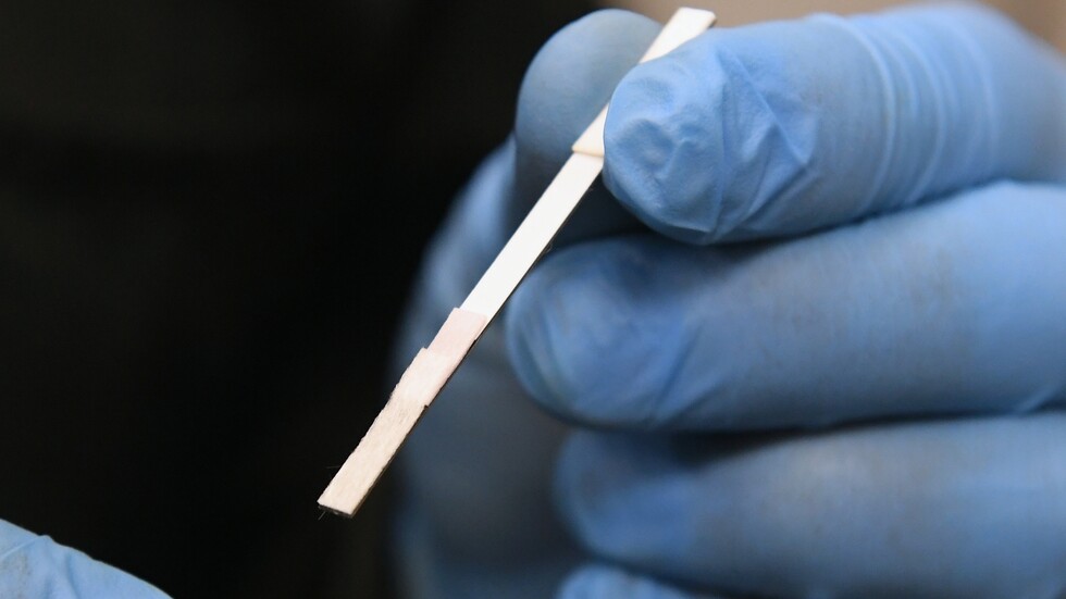 الإمارات تسجل أكثر من 2600 إصابة جديدة بفيروس كورونا