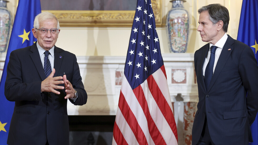 بوريل وبلينكن: أي عدوان من قبل روسيا ضد أوكرانيا ستكون له تبعات وخيمة