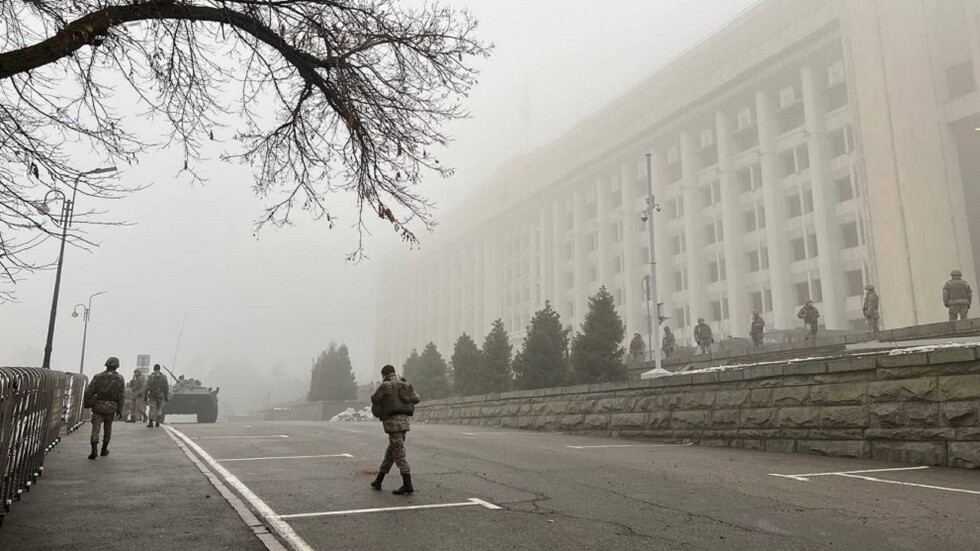 أحداث كازاخستان.. استمرار عملية مكافحة الإرهاب في ألما آتا واعتقال نحو 6 آلاف شخص