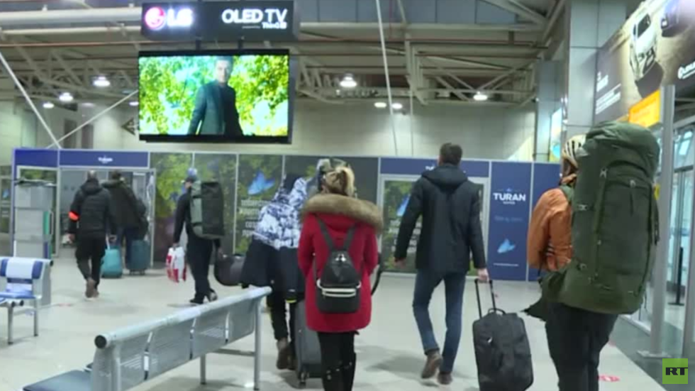 الخارجية الروسية: 500 مواطن روسي غادروا ألماتي على طائراتِ النقل العسكرية الروسية