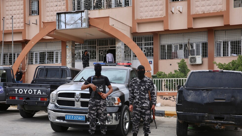 ليبيا.. القبض على "المطلوب الأول للعدالة" في مدينة مسلاتة (صور)