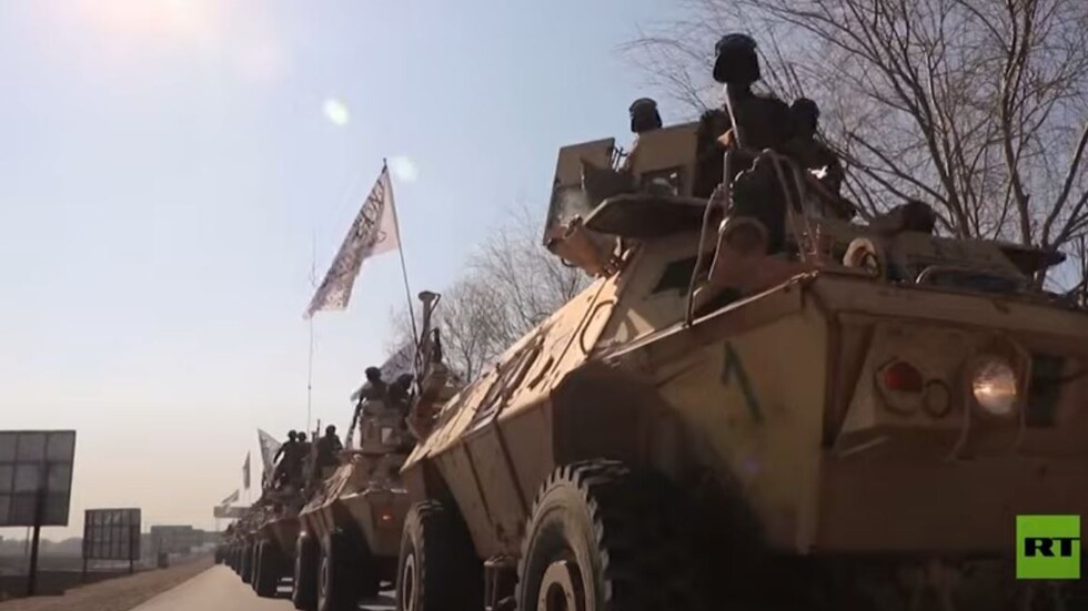 عرض عسكري لطالبان بمعدات أمريكية